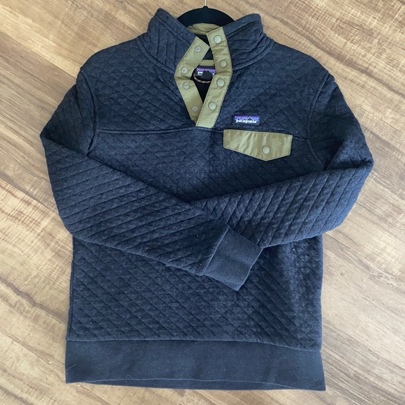 Patagonia Sweaters - Patagonia Quilted Sweatshirt